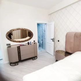In Baku 140.0 m² apartment is for sale - Image 7