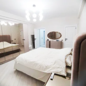 In Baku 140.0 m² apartment is for sale - Image 8