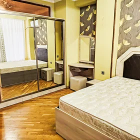 In Baku 75.0 m² apartment is for sale - Image 6