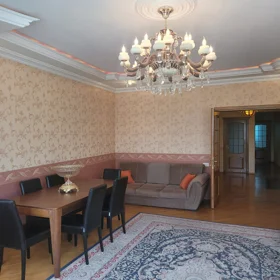 In Baku 115.0 m² apartment is for sale - Image 4