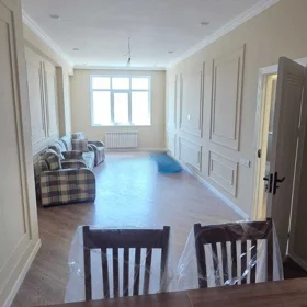 In Baku 150.0 m² apartment is for rent - Image 4