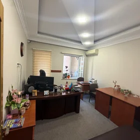 In Baku 173.0 m² apartment is for sale - Image 4