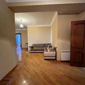 In Baku 135.0 m² apartment is for sale - Image 2