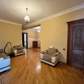 In Baku 135.0 m² apartment is for sale - Image 3