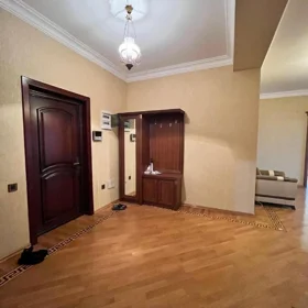 In Baku 135.0 m² apartment is for sale - Image 5