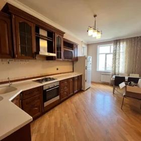 In Baku 135.0 m² apartment is for sale - Image 6