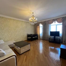 In Baku 135.0 m² apartment is for sale - Image 9
