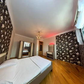 In Səbail rayonu 500.0 m² house with 7.0 rooms is for rent - Image 2