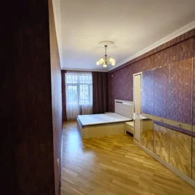 In Baku 130.0 m² apartment is for rent - Image 5