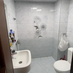 In Baku 75.0 m² apartment is for sale - Image 7