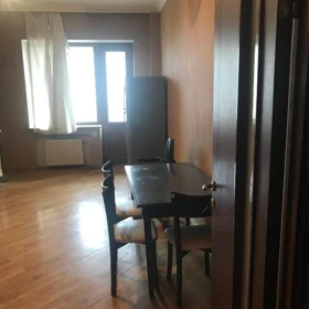 In Baku 220.0 m² apartment is for sale - Image 5