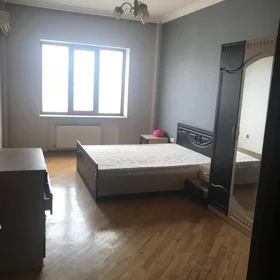 In Baku 220.0 m² apartment is for sale - Image 6