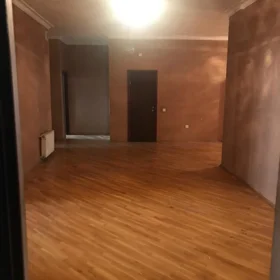 In Baku 220.0 m² apartment is for sale - Image 9