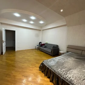In Baku 102.0 m² apartment is for sale - Image 9