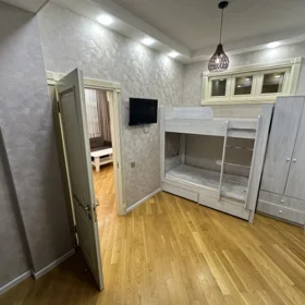 In Baku 80.0 m² apartment is for rent - Image 9