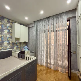 In Baku 201.0 m² apartment is for sale - Image 2