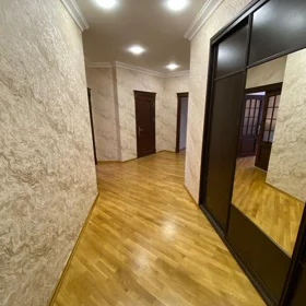 In Baku 161.0 m² apartment is for rent - Image 4