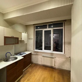 In Baku 80.0 m² apartment is for sale - Image 3