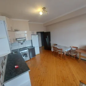In Baku 90.0 m² apartment is for sale - Image 2