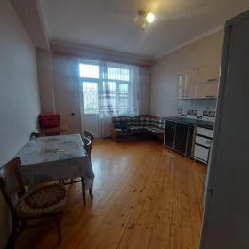 In Baku 90.0 m² apartment is for sale - Image 9