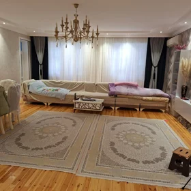 In Baku 136.0 m² apartment is for sale - Image 4