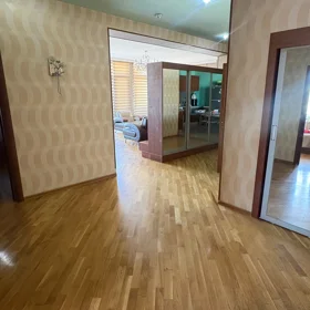 In Baku 137.0 m² apartment is for sale - Image 5