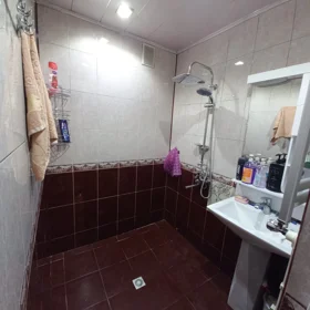 In Baku 60.0 m² apartment is for sale - Image 9