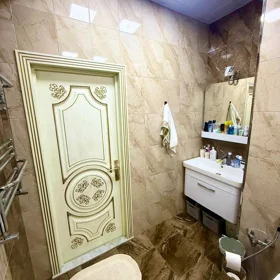 In Baku 125.0 m² apartment is for sale - Image 9
