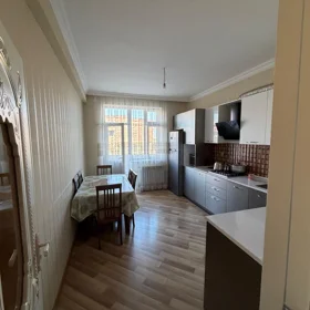 In Baku 95.0 m² apartment is for rent - Image 3