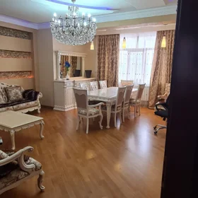 In Baku 150.0 m² apartment is for rent - Image 4