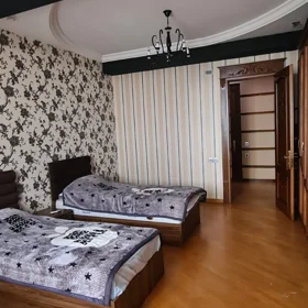 In Baku 150.0 m² apartment is for rent - Image 9