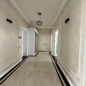 In Baku 138.0 m² apartment is for rent - Image 2