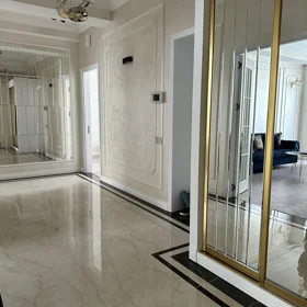 In Baku 138.0 m² apartment is for rent - Image 4