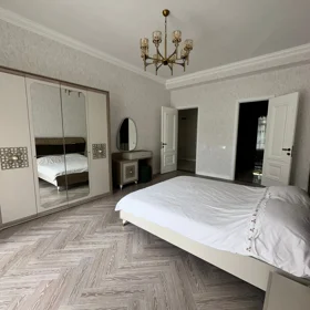 In Baku 138.0 m² apartment is for rent - Image 7