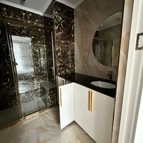 In Baku 138.0 m² apartment is for rent - Image 9