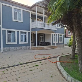 In Xəzər rayonu 240.0 m² house with 8.0 rooms is for sale - Image 3