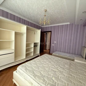 In Baku 114.0 m² apartment is for rent - Image 8