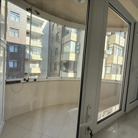 In Baku 114.0 m² apartment is for rent - Image 9