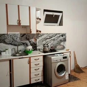 In nan 100.0 m² house with 3.0 rooms is for rent - Image 7