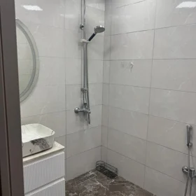 In Baku 100.0 m² apartment is for rent - Image 9