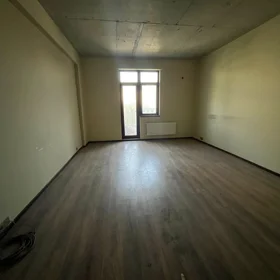 In Baku 141.0 m² apartment is for sale - Image 3