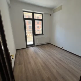 In Baku 141.0 m² apartment is for sale - Image 4