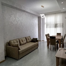 In Baku 180.0 m² apartment is for sale - Image 3