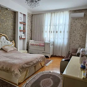 In Baku 170.0 m² apartment is for sale - Image 5