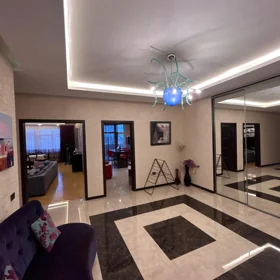 In Baku 179.0 m² apartment is for rent - Image 8