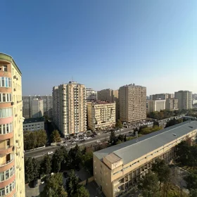 In Baku 140.0 m² apartment is for sale - Image 3