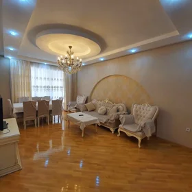 In Baku 135.0 m² apartment is for rent - Image 5