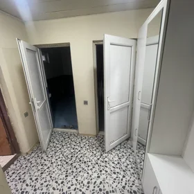 In Baku 80.0 m² house with 3.0 rooms is for rent - Image 8