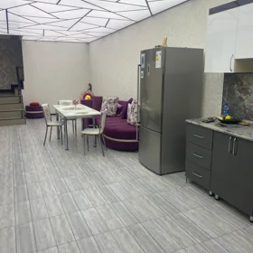 In Baku 250.0 m² house with 6.0 rooms is for sale - Image 5