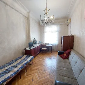 In Baku 65.0 m² apartment is for sale - Image 3